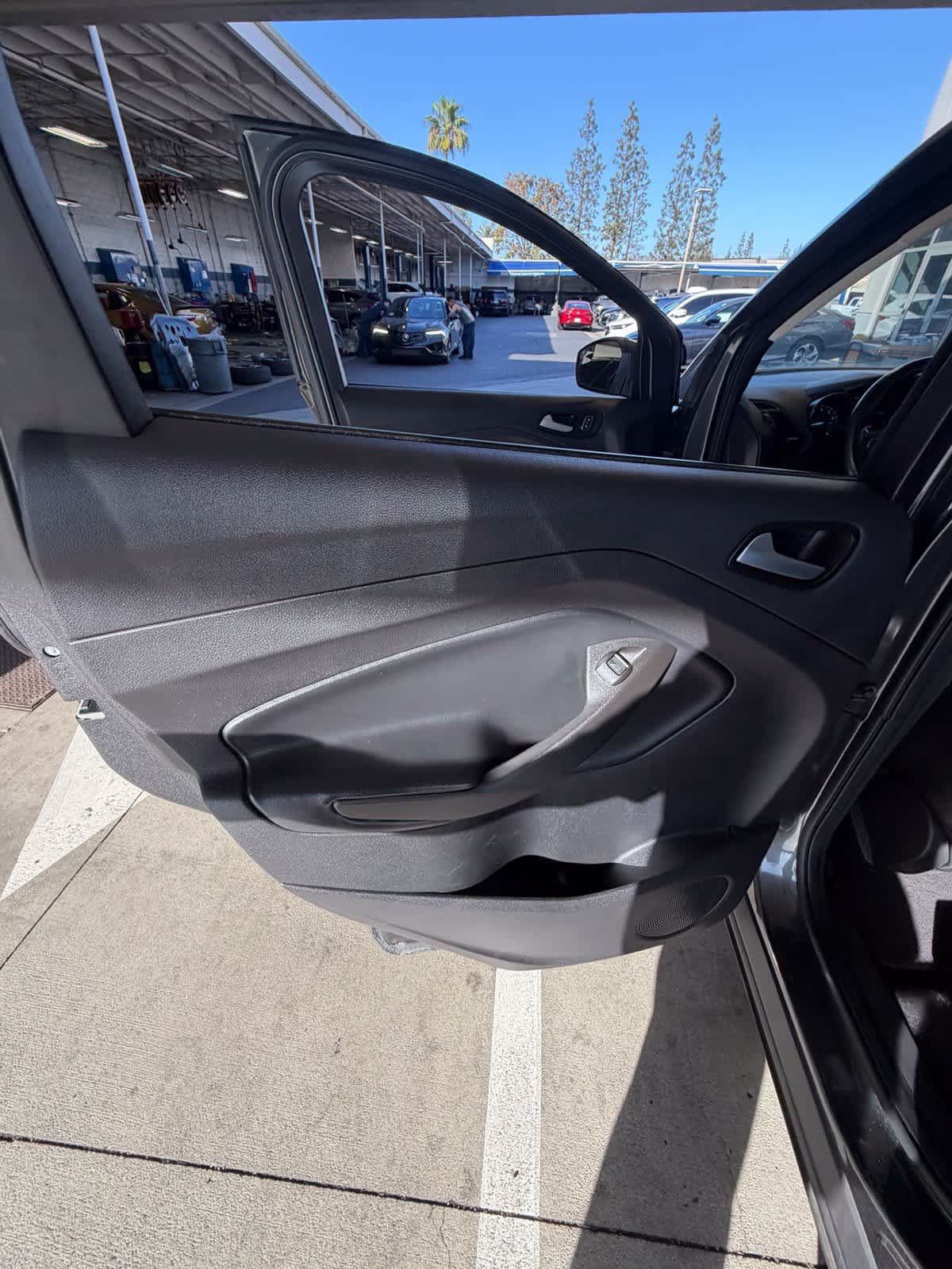 Used 2019 Ford Escape SEL AWD/4WD image 16