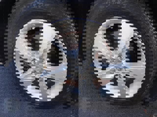 Used 2013 Hyundai Elantra GLS image 23