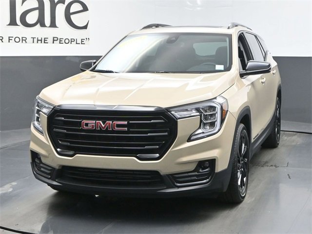 Used 2023 GMC Terrain SLT w/ Elevation Edition image 7