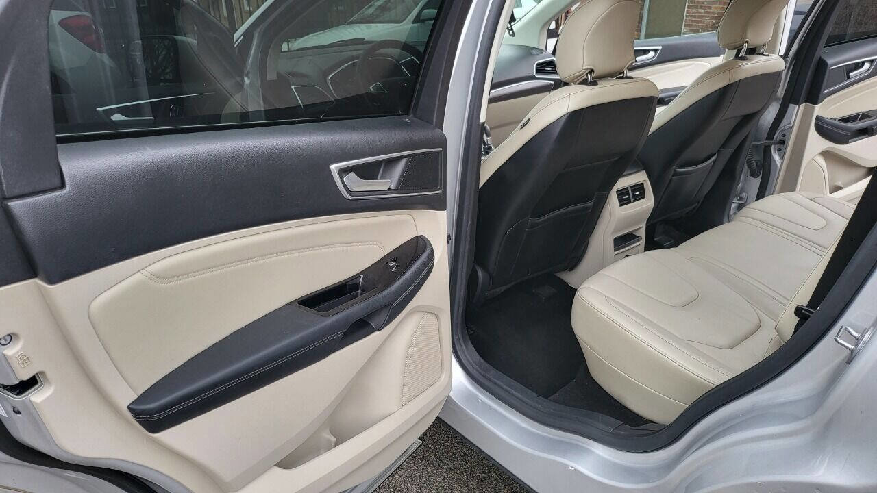 Used 2016 Ford Edge Titanium image 15