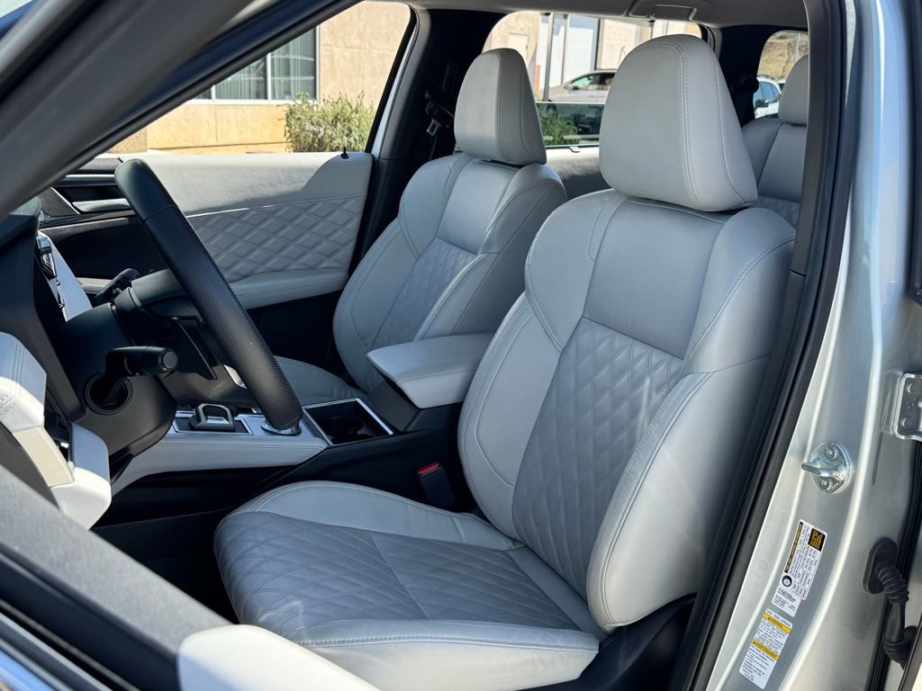 Used 2023 Mitsubishi Outlander SEL image 28