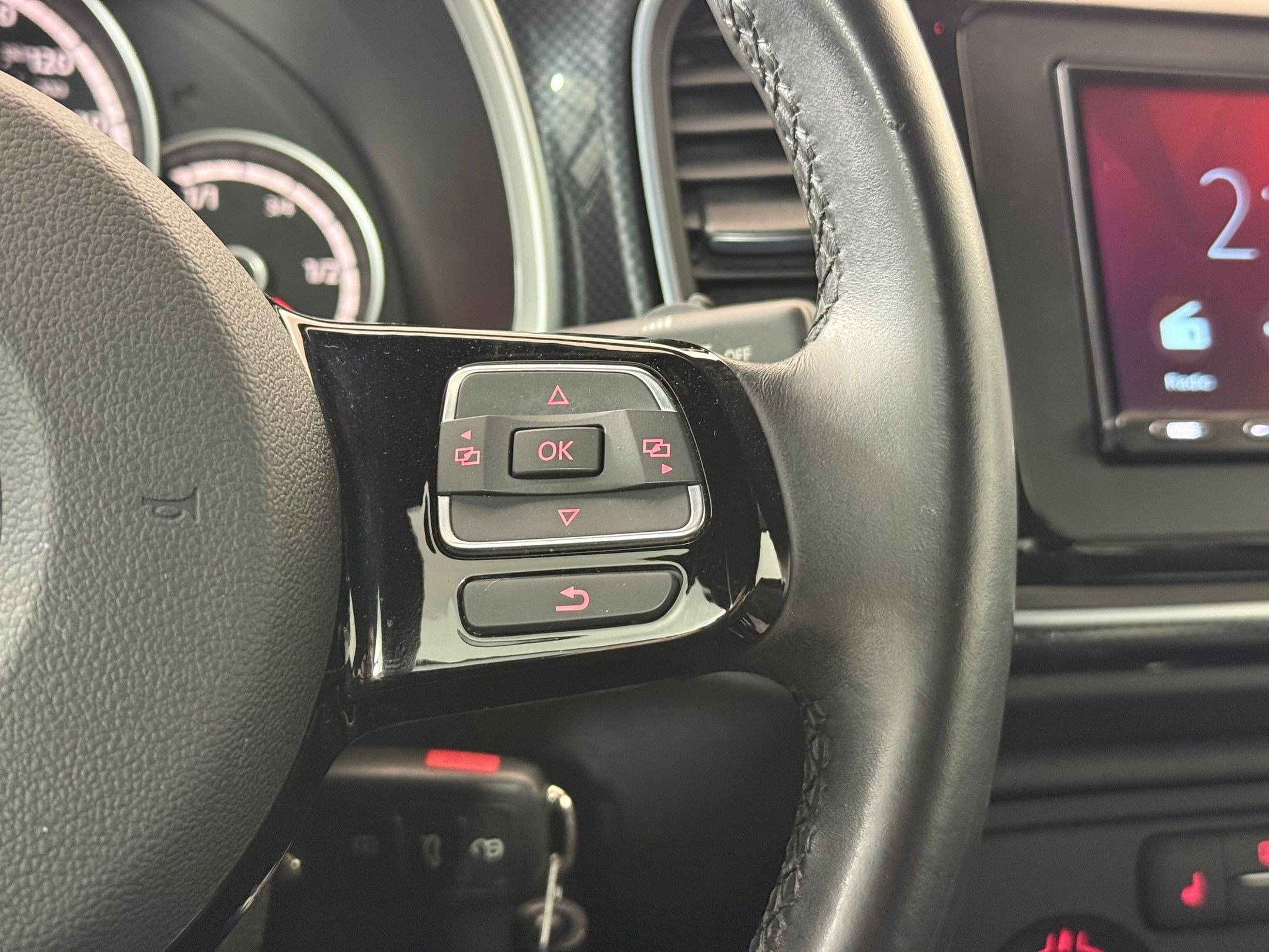 Used 2014 Volkswagen Beetle R-Line image 15