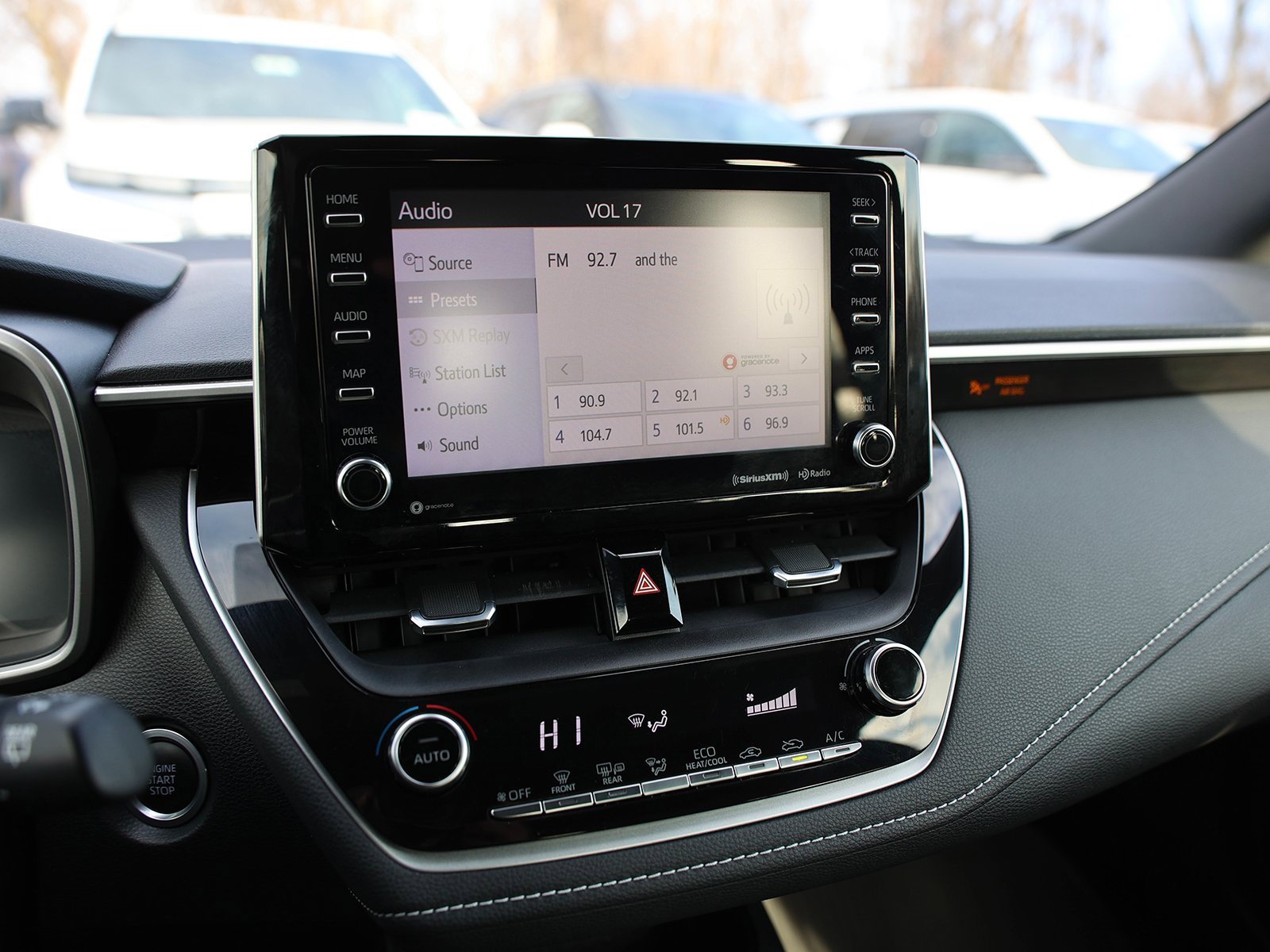 Used 2020 Toyota Corolla SE w/ SE Preferred Package image 21