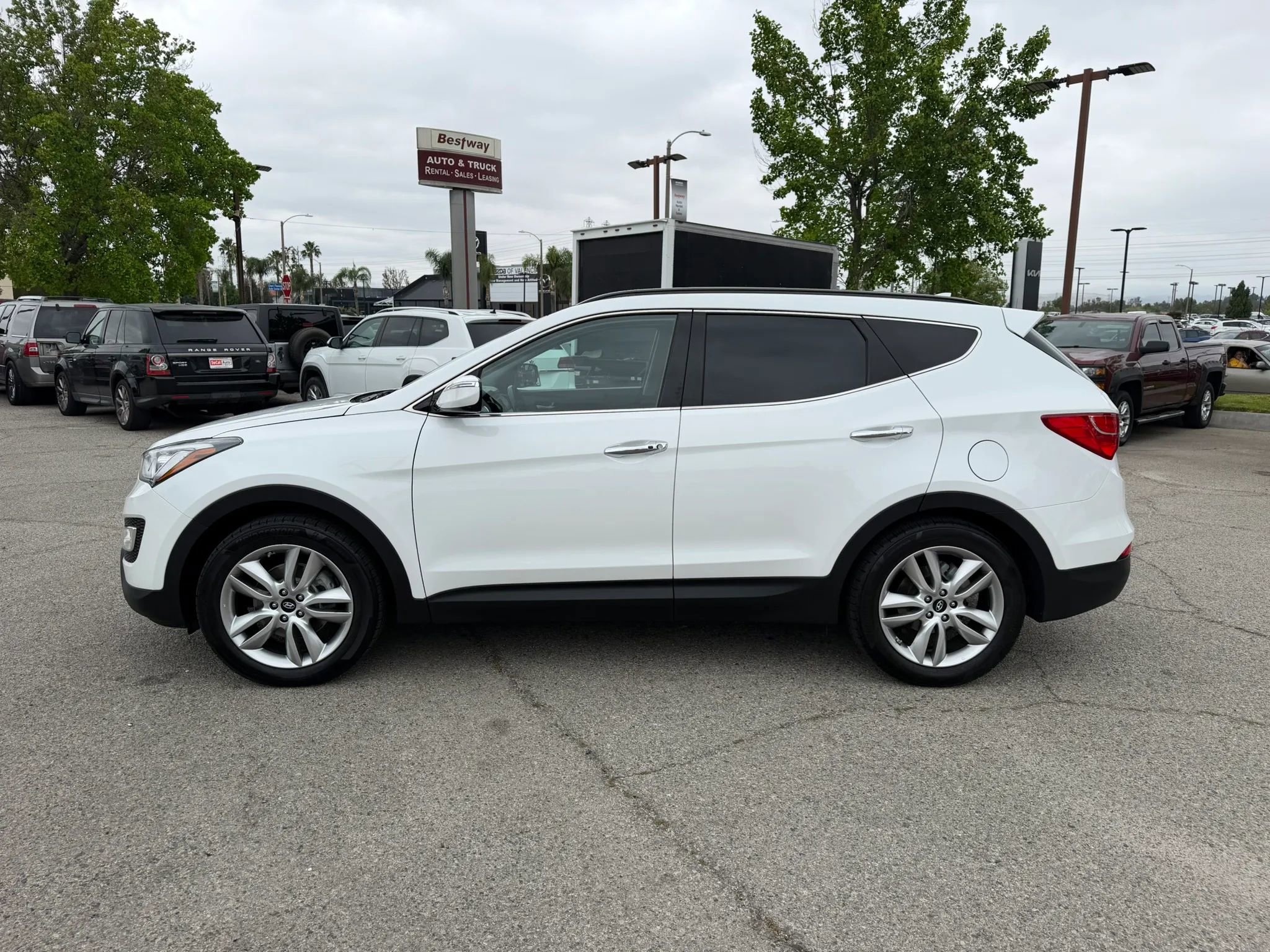 Used 2015 Hyundai Santa Fe Sport 2.0T w/ Option Group 05 FWD image 6