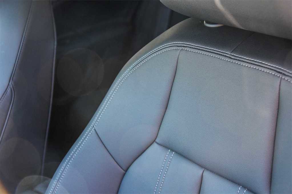 Used 2025 Audi Q6 e-tron Premium w/ Convenience Package image 25