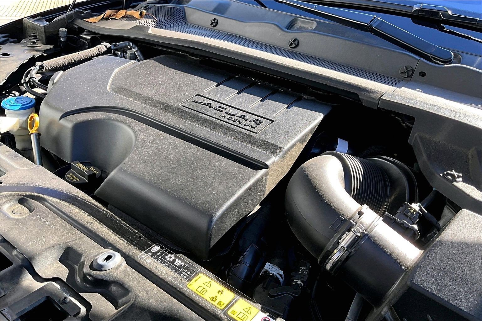 Used 2020 Jaguar E-PACE SE image 31