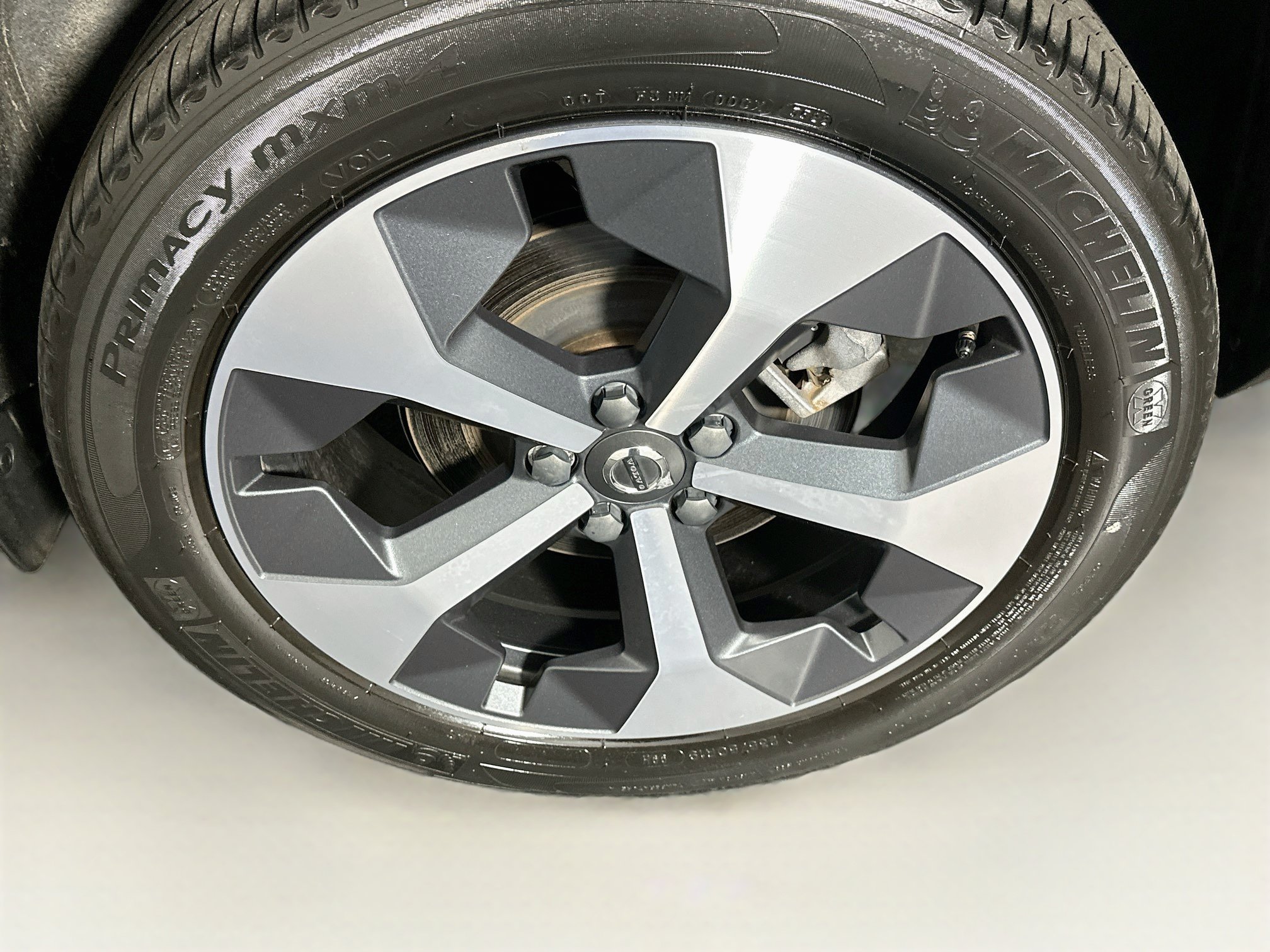 Used 2023 Volvo XC40 B4 Ultimate FWD image 11