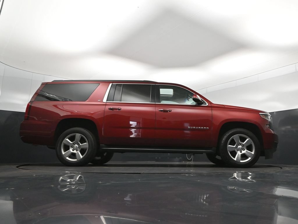 Used 2020 Chevrolet Suburban LT w/ Luxury Package RWD image 43