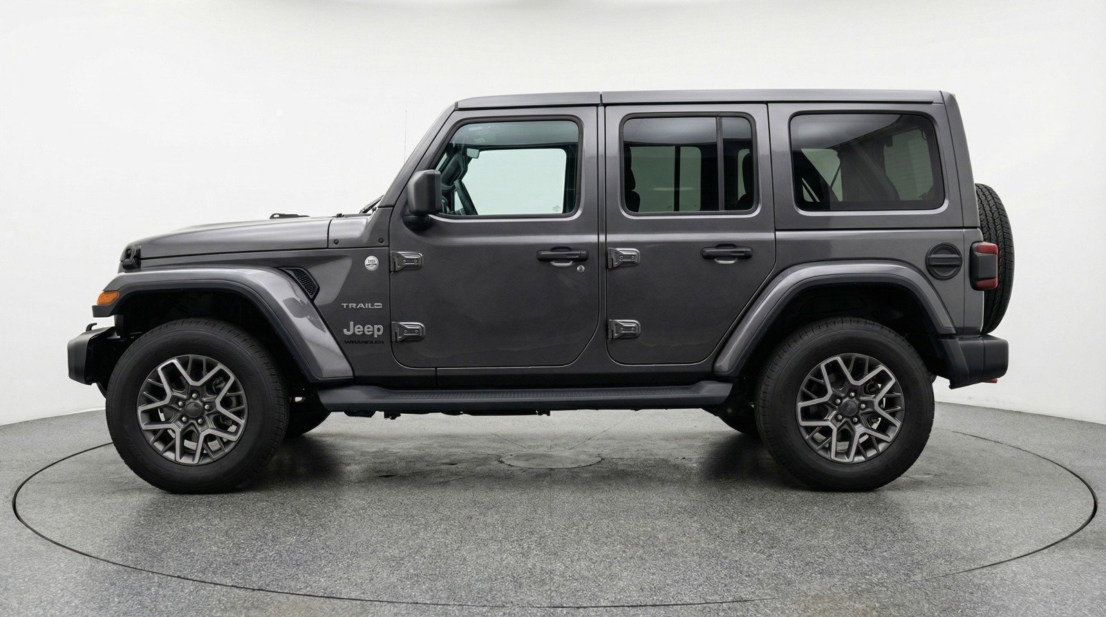 Used 2025 Jeep Wrangler Sahara AWD/4WD image 5