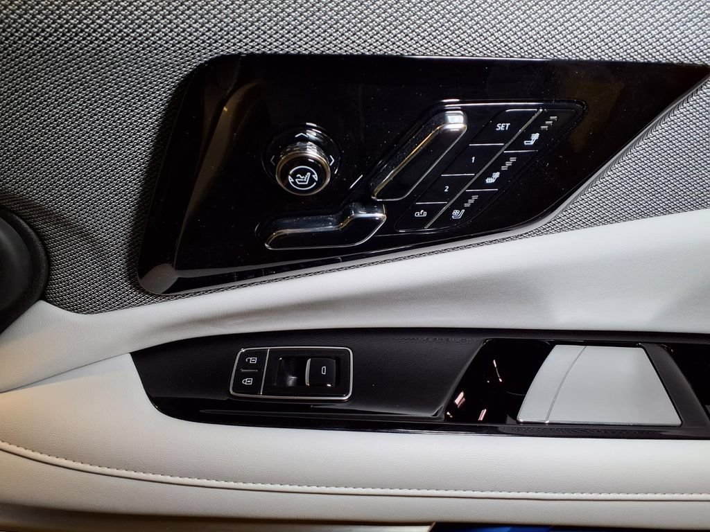 Certified 2025 Cadillac Optiq Luxury 2 w/ LPO, Floor Liner Package AWD/4WD image 23