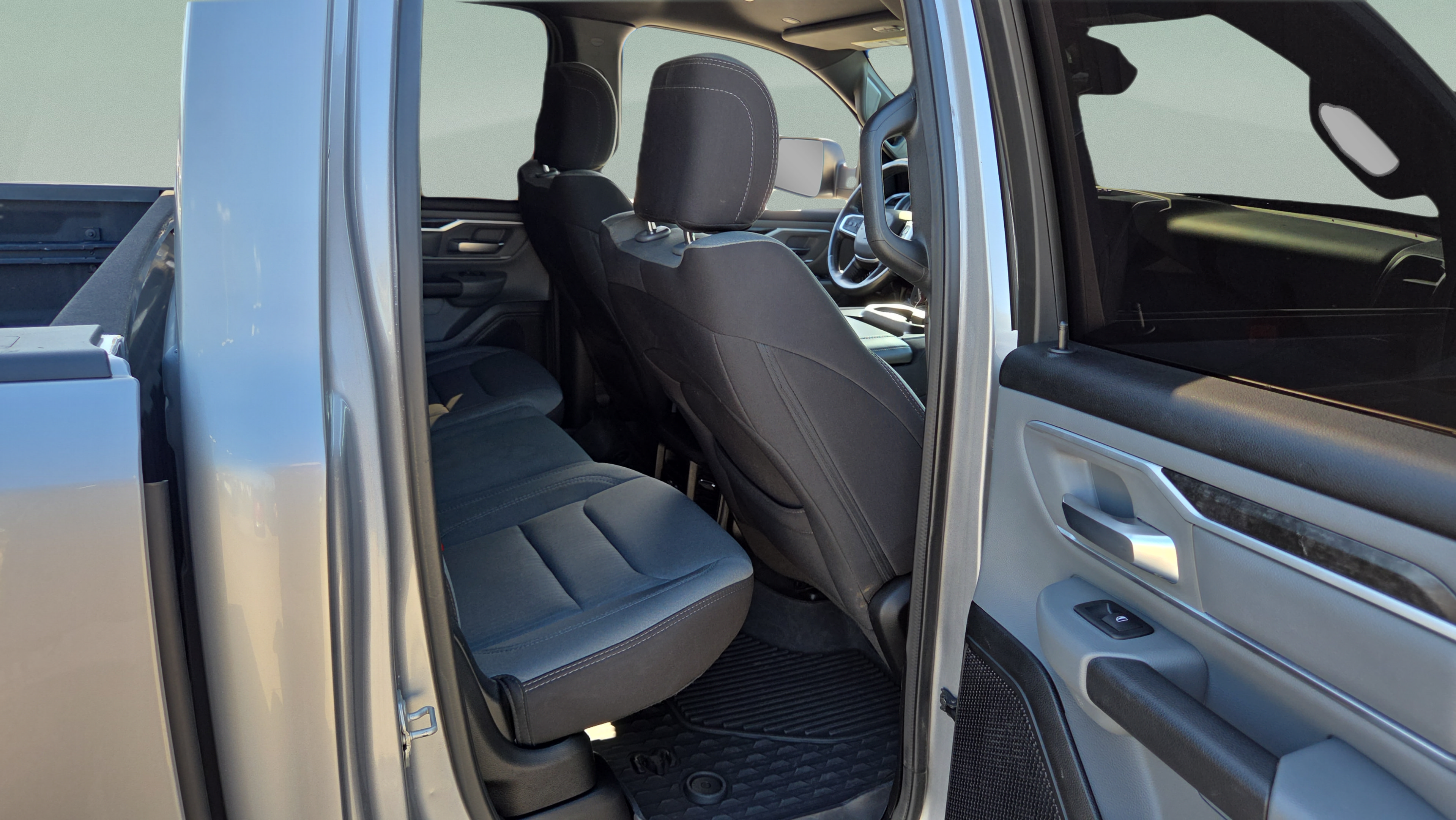 Used 2023 RAM 1500 Big Horn AWD/4WD image 18