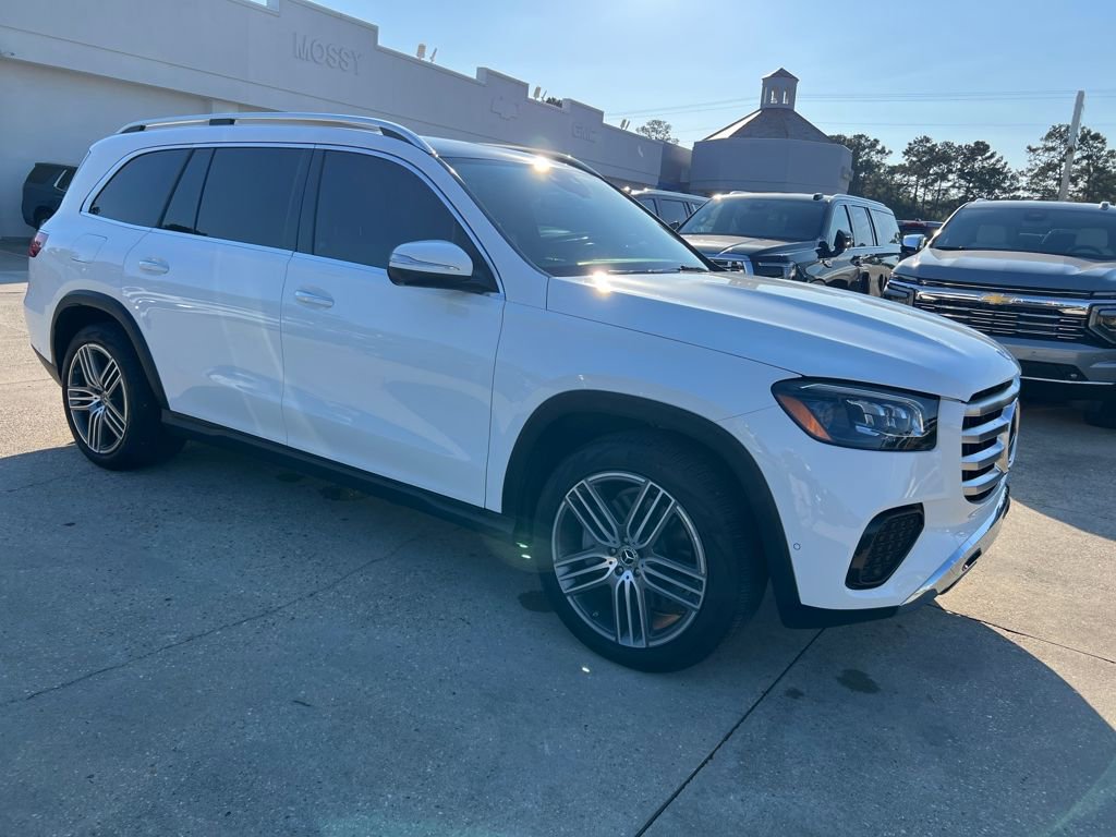 Used 2024 Mercedes-Benz GLS 450 4MATIC image 9