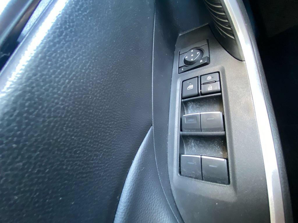 Used 2024 Toyota RAV4 XLE w/ Convenience Package AWD/4WD image 17