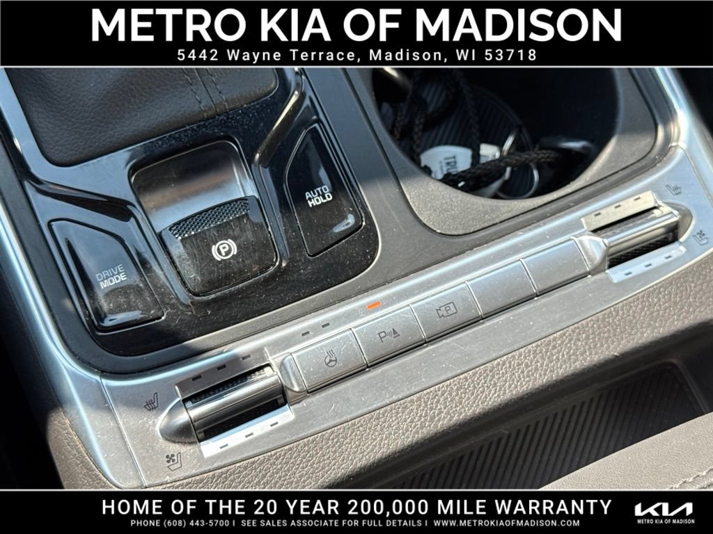 Used 2025 Kia Carnival SX Prestige FWD image 25
