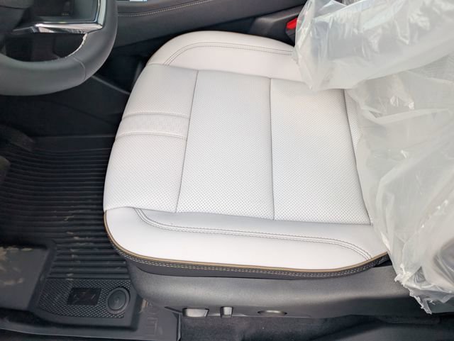 New 2026 Chevrolet Traverse High Country w/ LPO, Floor Liner Package AWD/4WD image 21
