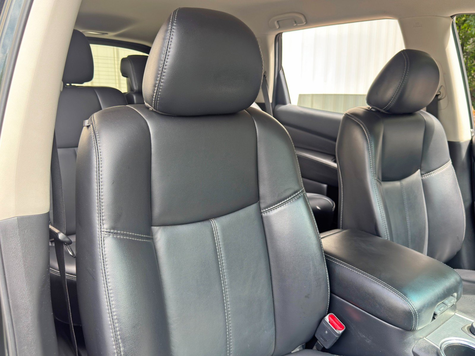 Used 2019 Nissan Pathfinder SL AWD/4WD image 39