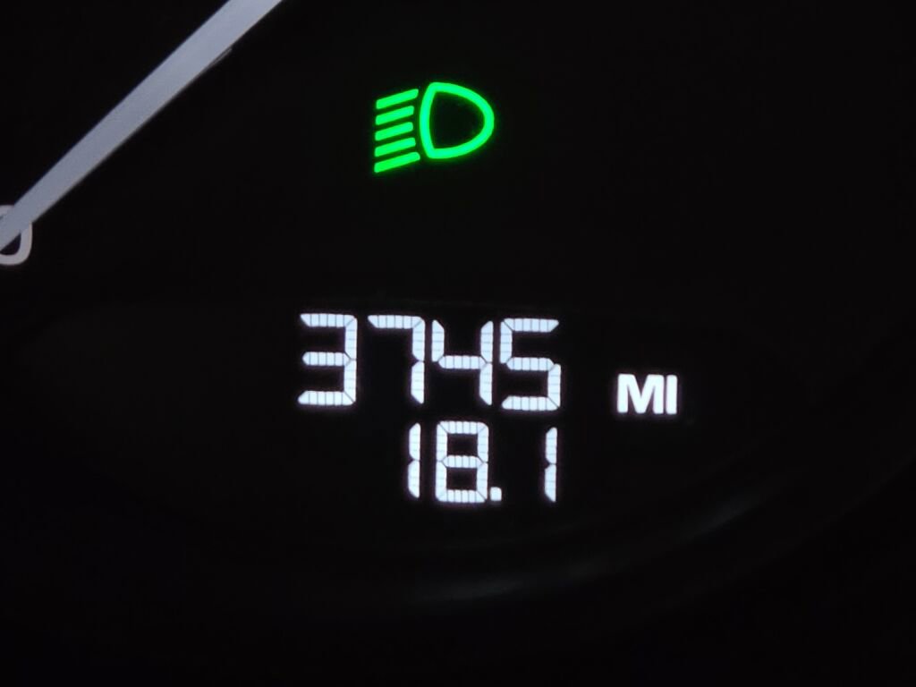 Certified 2025 Porsche Macan image 40