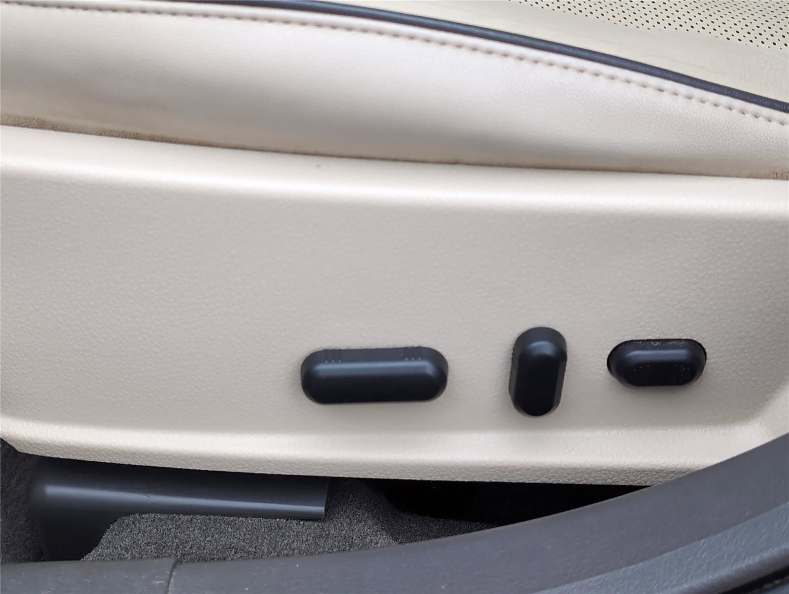 Used 2011 Lincoln MKZ w/ 101A Rapid Spec Order Code image 14