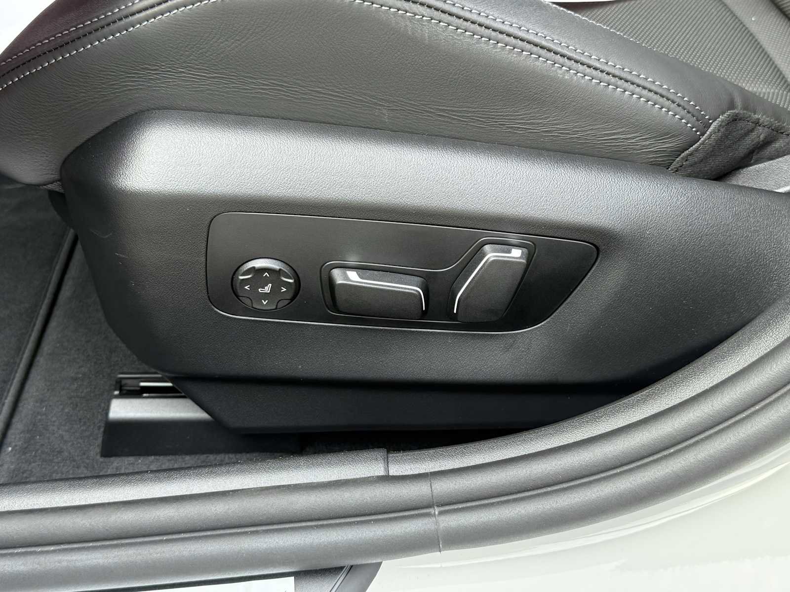 New 2026 BMW M5 w/ Executive Package image 12