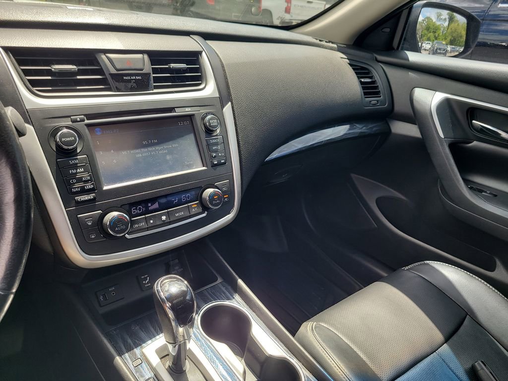 Used 2016 Nissan Altima 3.5 SL w/ 3.5 Technology Package FWD image 19
