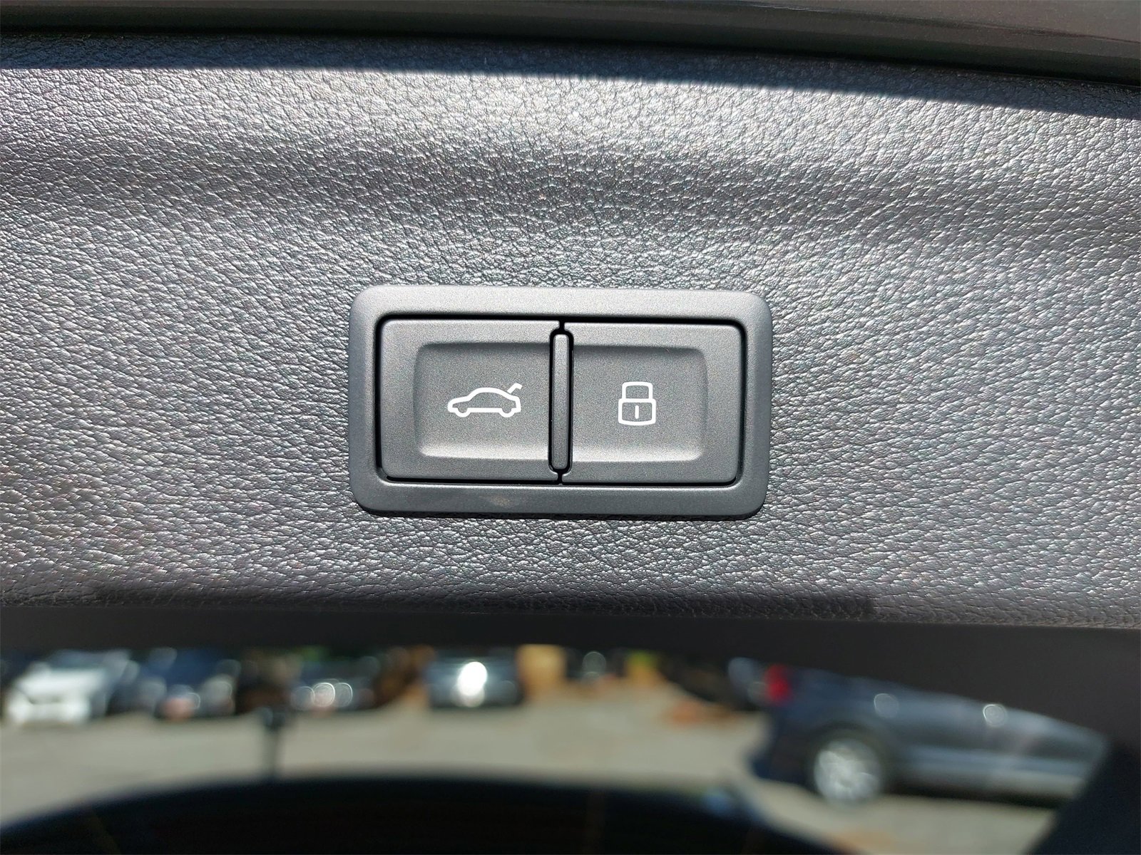 Used 2025 Audi Q3 2.0T Premium w/ Convenience Package image 13