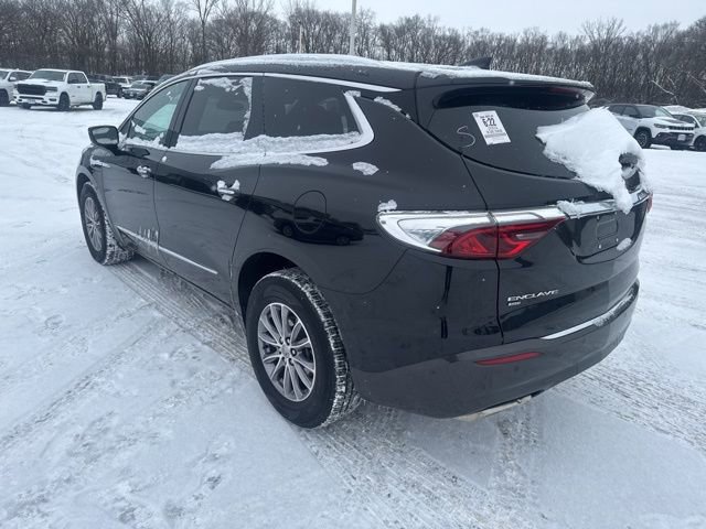 Used 2023 Buick Enclave Essence image 8
