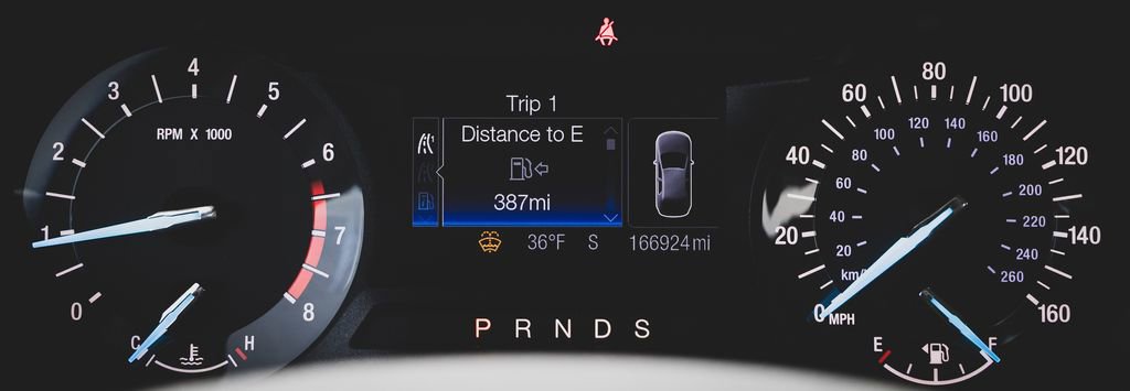 Used 2015 Ford Fusion SE w/ Equipment Group 201A image 4