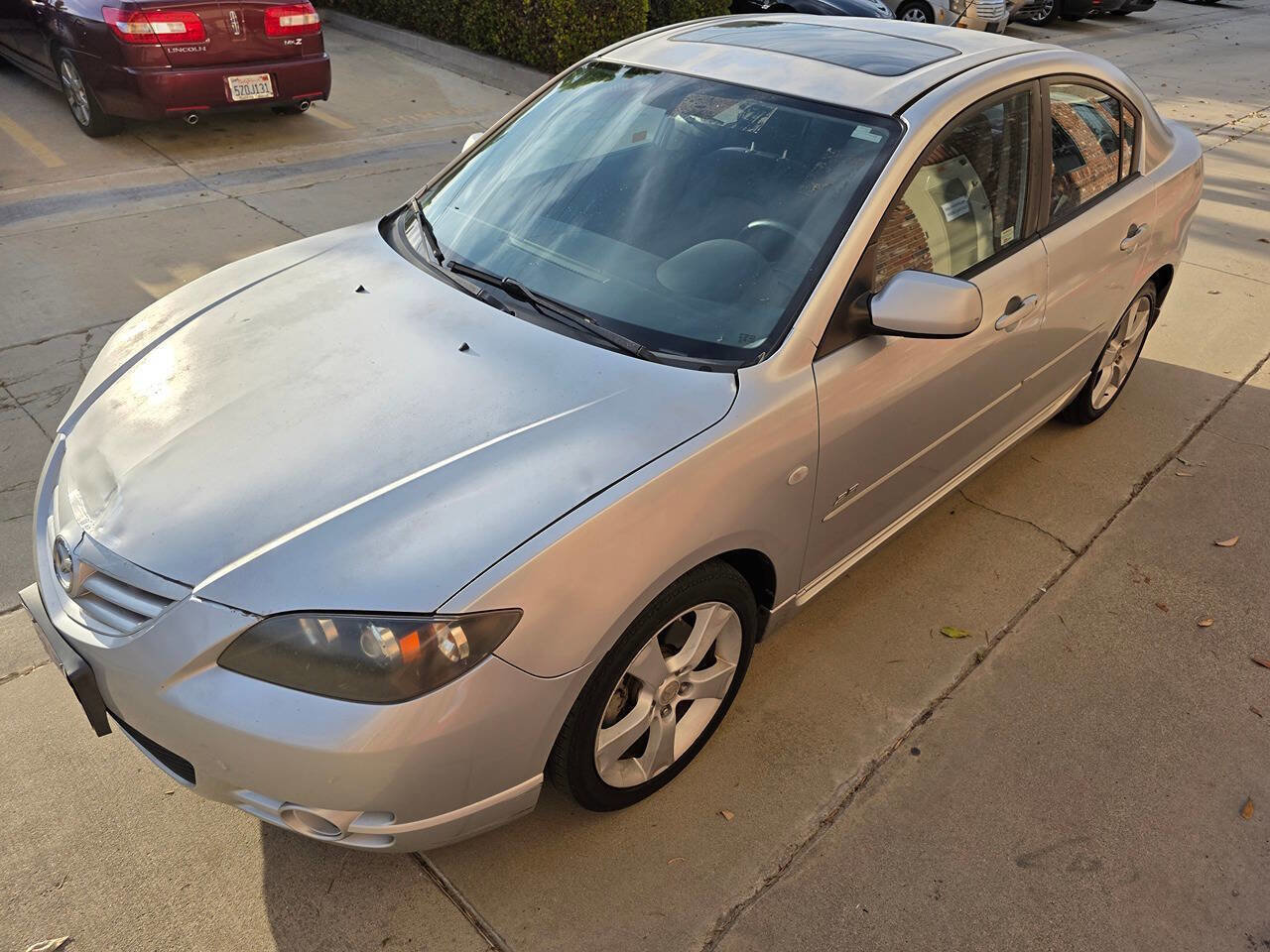 Used 2004 MAZDA MAZDA3 s w/ Moonroof & 6-CD Pkg FWD image 33