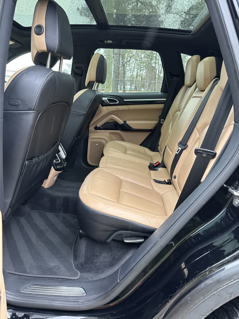 Used 2016 Porsche Cayenne S AWD/4WD image 13