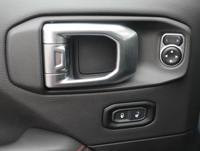 Used 2024 Jeep Wrangler Unlimited Rubicon AWD/4WD image 15