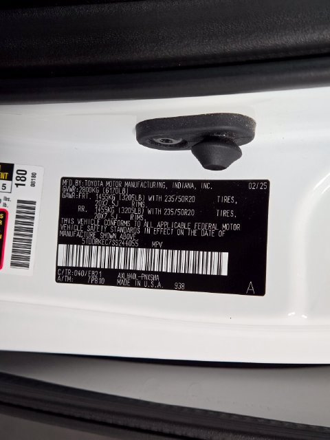 Used 2025 Toyota Sienna XSE w/ XSE Plus Package FWD image 29