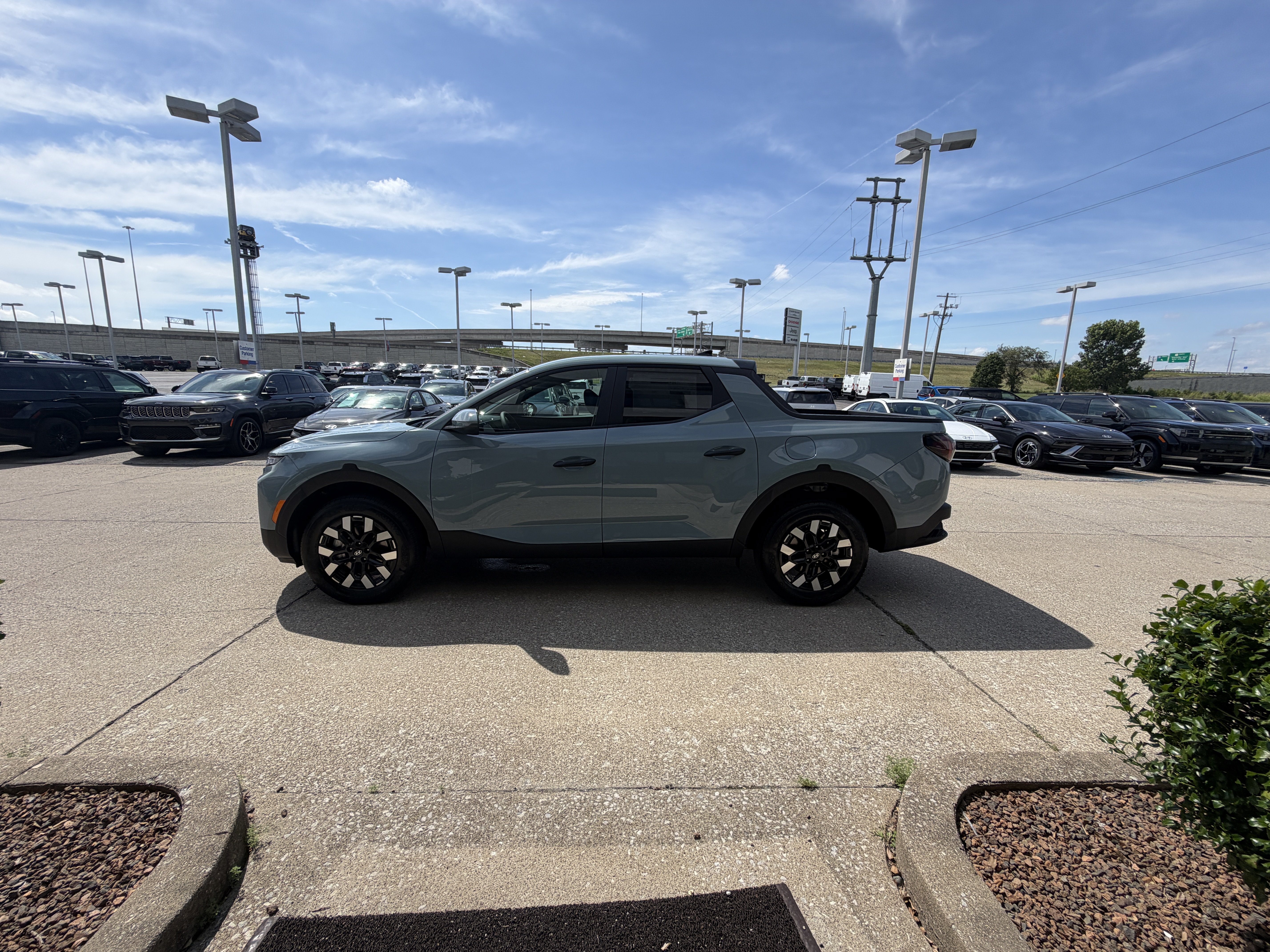 New 2027 Hyundai Santa Cruz SE AWD/4WD image 12