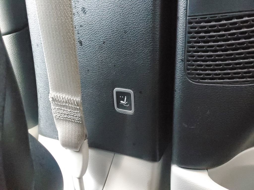 Used 2019 Chrysler Pacifica Limited w/ Tire & Wheel Group image 44