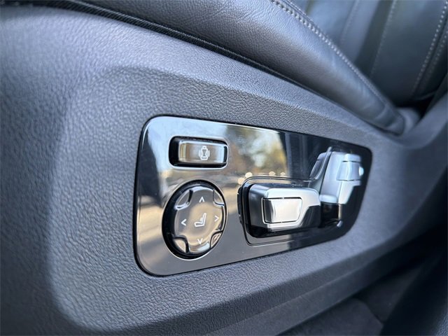 Used 2025 BMW X5 xDrive50e image 12