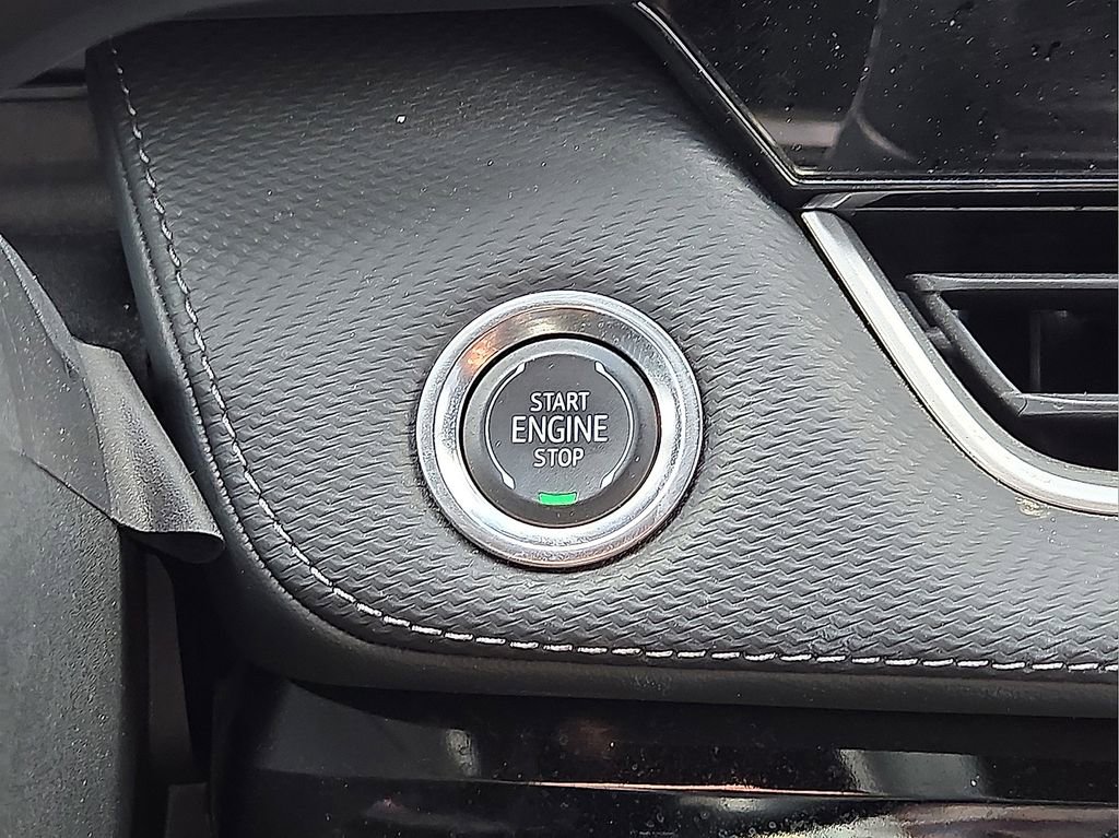 Used 2025 Chevrolet Equinox LT AWD/4WD image 32