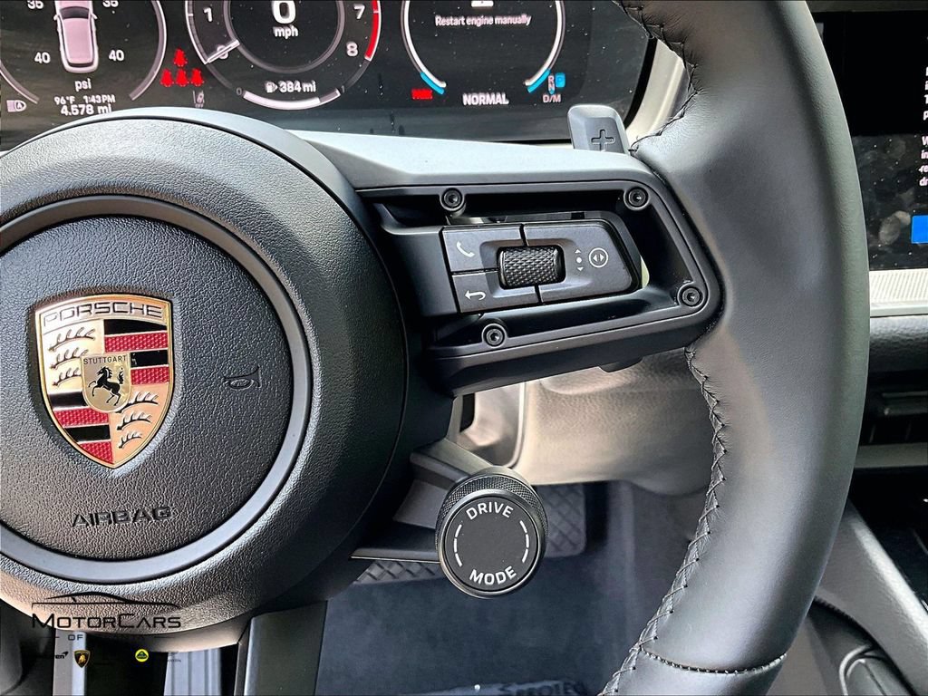 Used 2026 Porsche Cayenne AWD/4WD image 17
