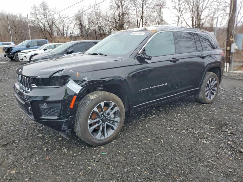 Used 2025 Jeep Grand Cherokee Overland w/ Luxury Tech Group IV image 2