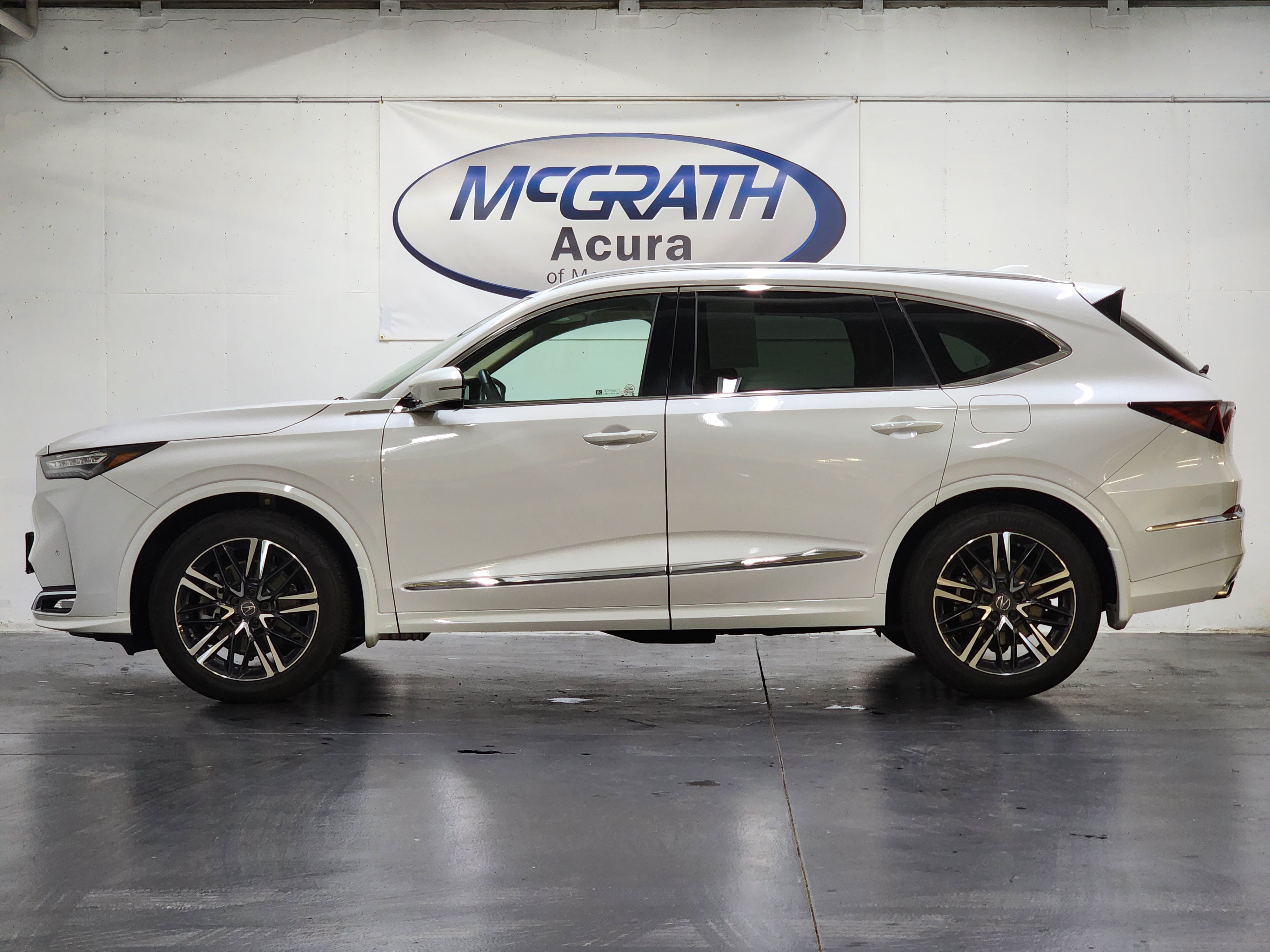 Certified 2026 Acura MDX w/ Advance Package AWD/4WD image 10