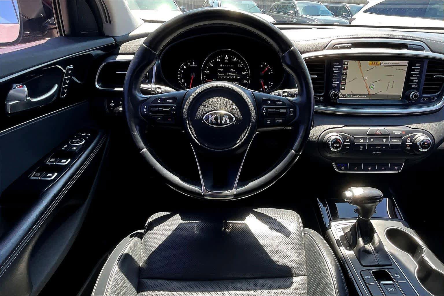 Used 2018 Kia Sorento SX image 6