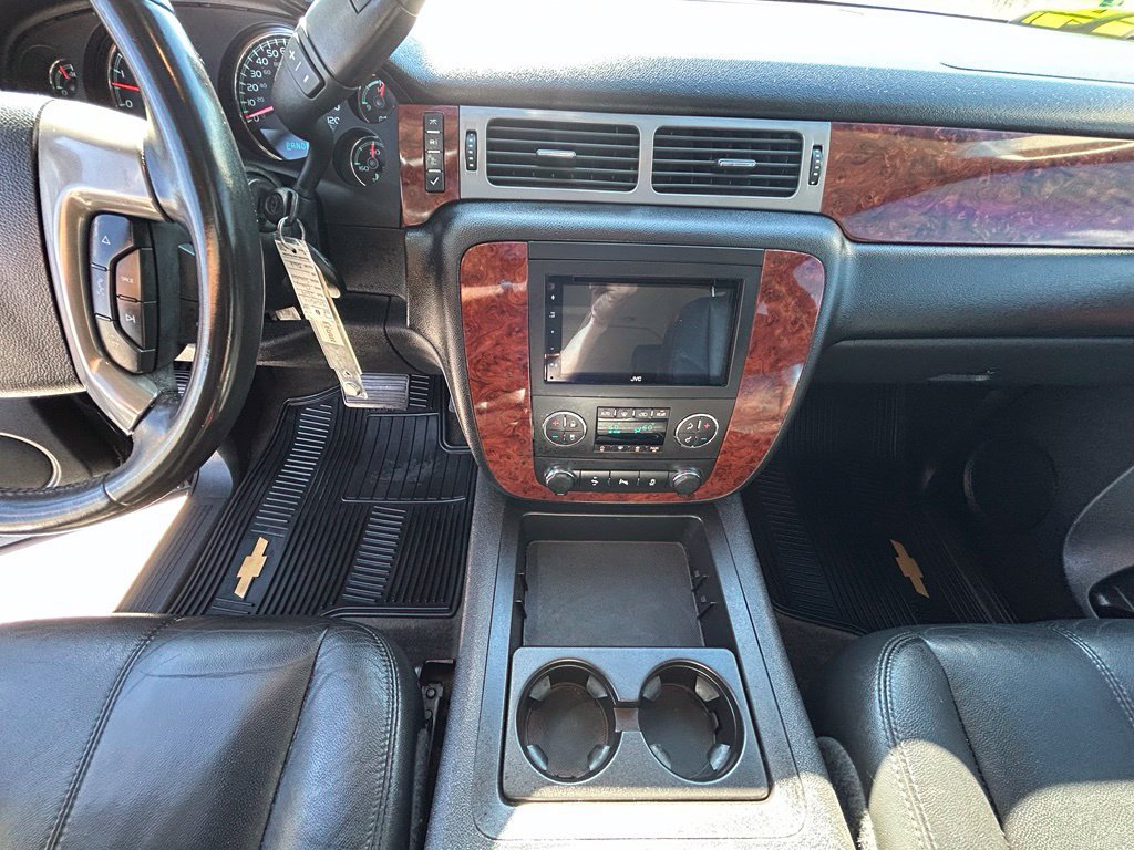 Used 2014 Chevrolet Suburban LT AWD/4WD image 19
