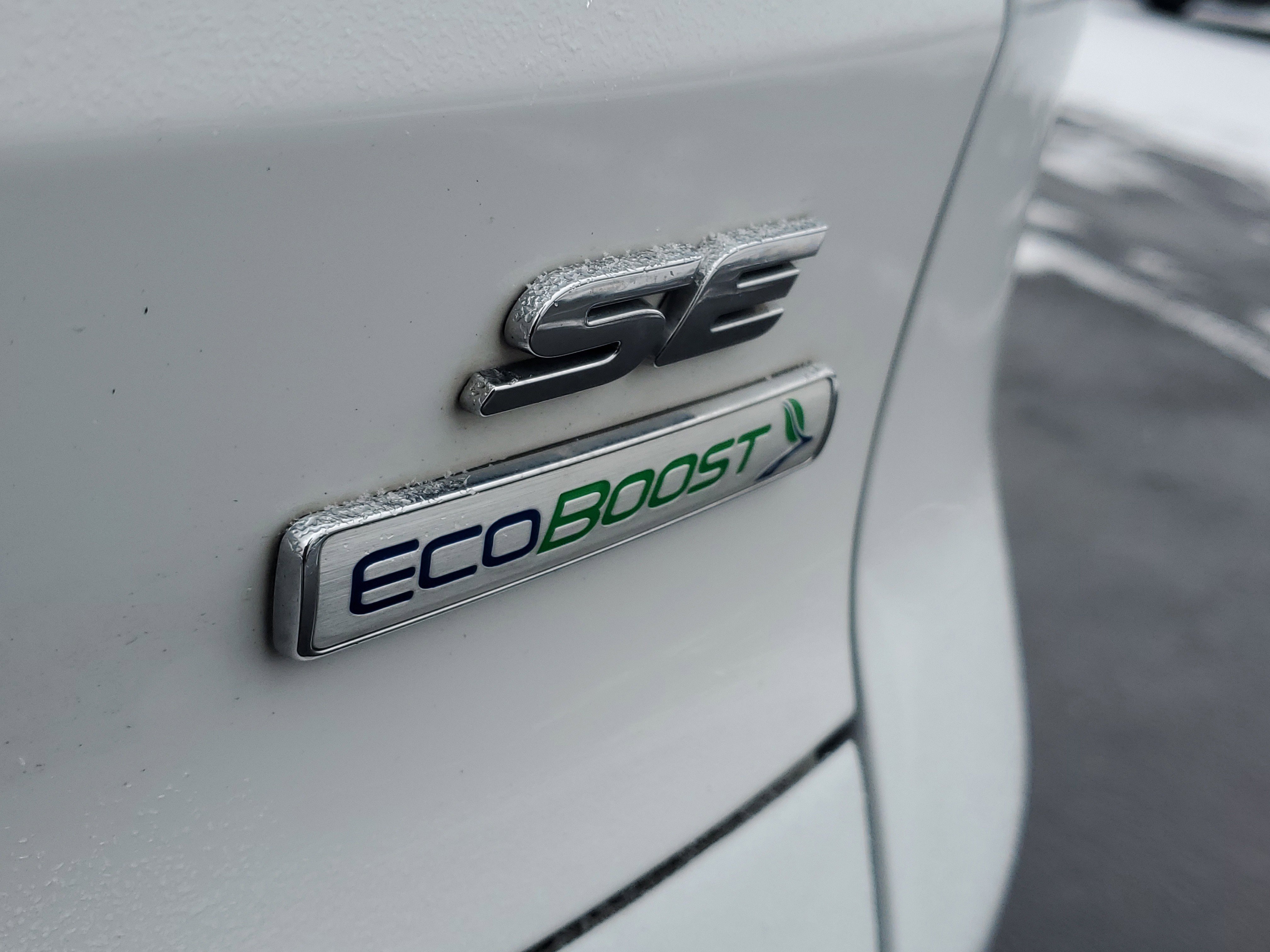 Used 2017 Ford Escape SE w/ SE Leather Comfort Package image 6