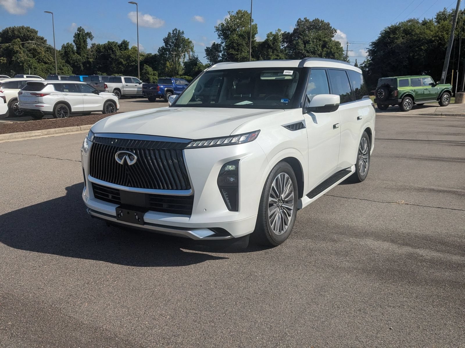 Used 2025 INFINITI QX80 Luxe AWD/4WD image 7