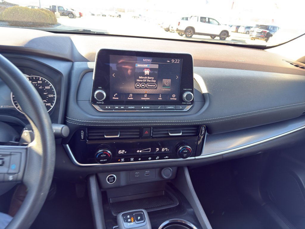 Used 2021 Nissan Rogue SV AWD/4WD image 16