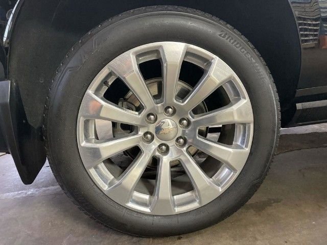 Used 2023 Chevrolet Suburban Premier image 17