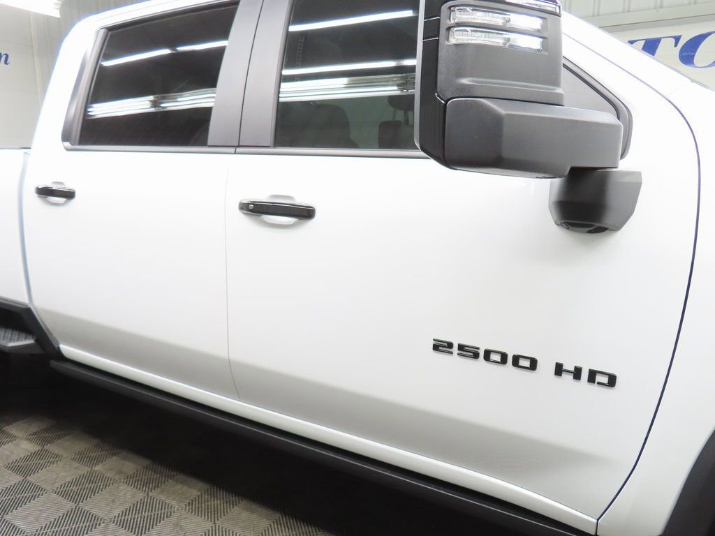 Used 2025 Chevrolet Silverado 2500 ZR2 w/ Technology Package image 40