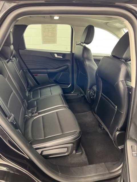 Used 2022 Ford Escape Titanium w/ Class II Trailer Tow Package image 19