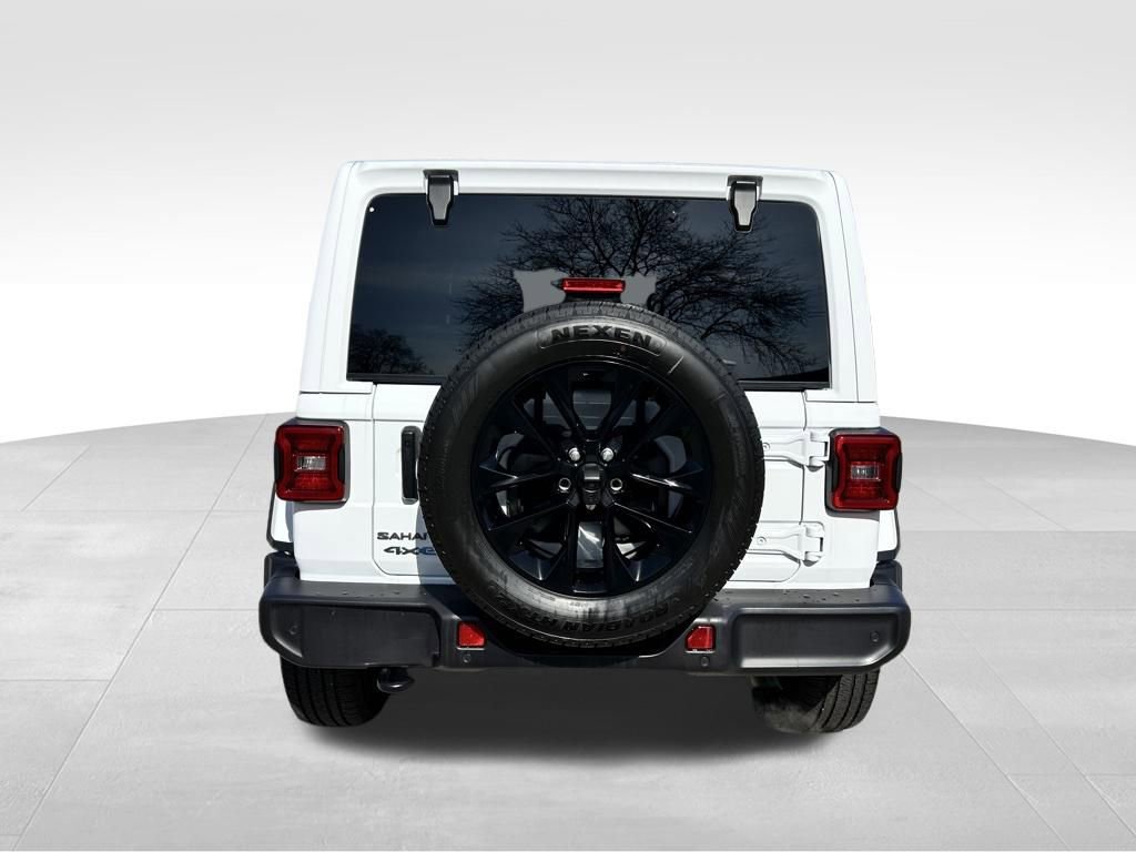 Used 2025 Jeep Wrangler Unlimited Sahara w/ Safety Group image 9