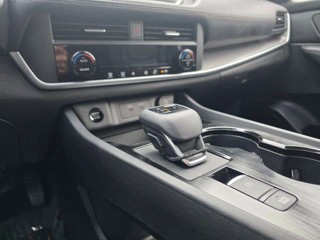 Used 2024 Nissan Rogue SV image 24