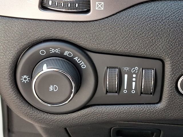 Used 2022 Jeep Cherokee Latitude Lux w/ Sun & Sound Group image 26