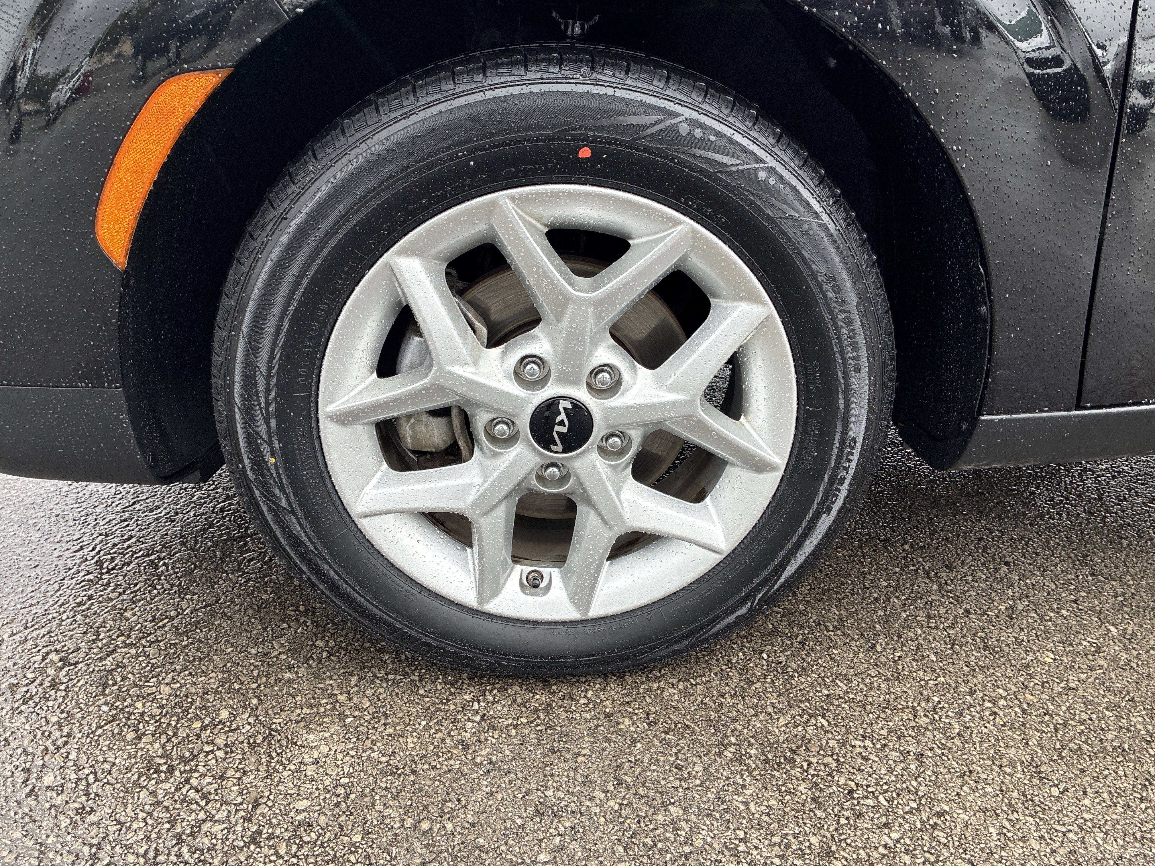 Used 2023 Kia Soul LX w/ LX Technology Package image 9